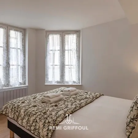 Lägenhet The Duplex Varin Beautiful & Garden 4 People