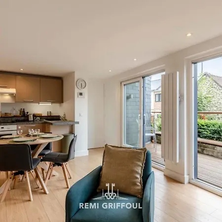 The Duplex Varin Beautiful & Garden 4 People Apartment *