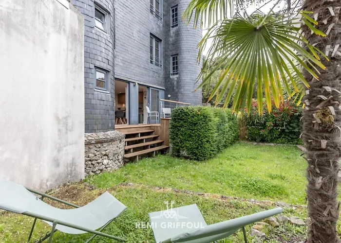 The Duplex Varin Beautiful & Garden 4 People 아파트 *